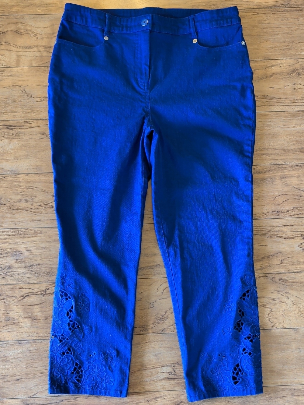 Isaac Mizrahi Live Cobalt Blue Cropped Jeans | Size 14 | Lace Hem Stretch Denim